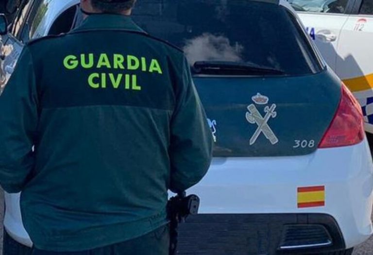 Dos detenidos y 468 plantas intervenidas tras desarticular un centro de producción de marihuana en Salobreña (Granada)