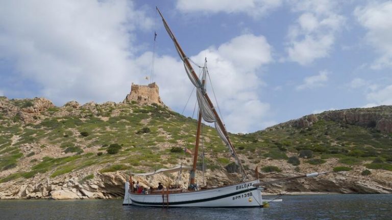 El Parque Nacional de Cabrera acoge la flota de embarcaciones tradicionales con motivo del 30 aniversario