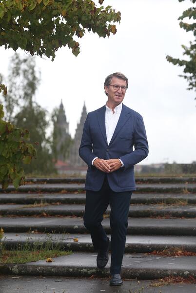 Feijóo quiere un PP «centrado» y no «copiar planteamientos excesivos y populistas» de Vox o la «falta de criterio de Cs»