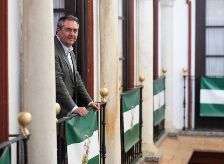 Espadas espera que los congresos provinciales del PSOE se celebren «con autonomía» y «mayorías naturales, no forzadas»