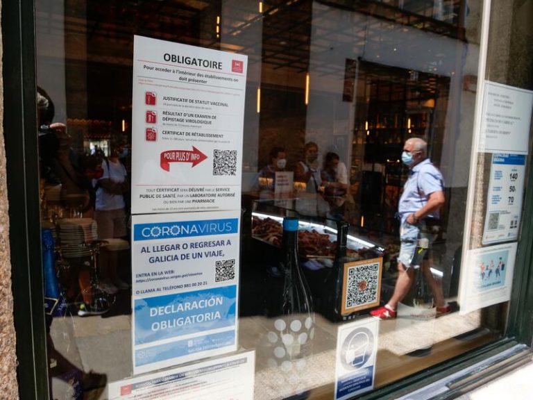 Hostelería y pubs de Galicia podrán pasar el puente sin certificado covid