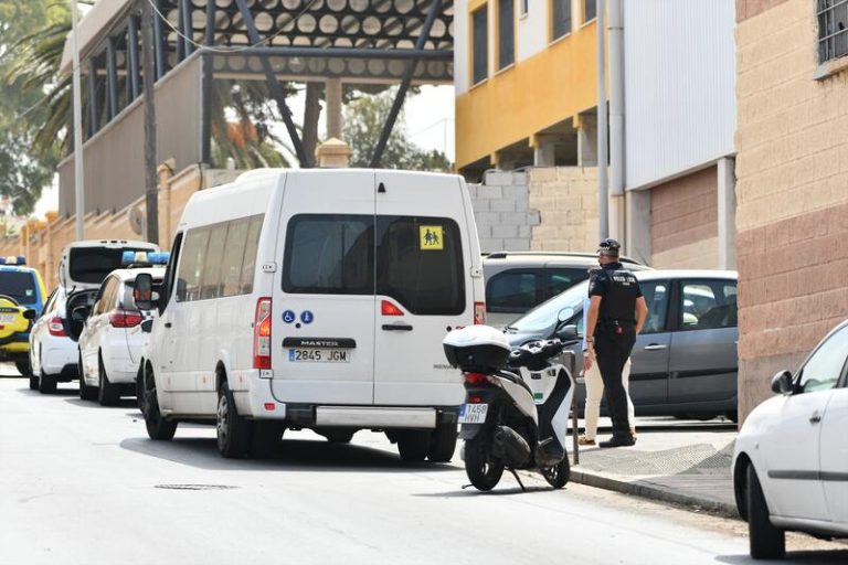 El Defensor del Pueblo pide el cese de las devoluciones de menores migrantes desde Ceuta