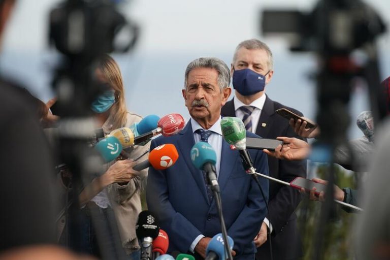 Cantabria ya no piensa en nuevas restricciones, sino en «ir abriendo la mano»