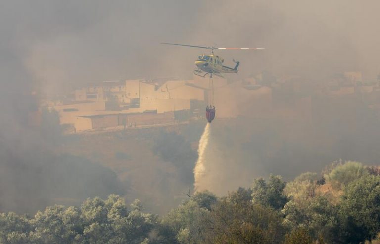 Estabilizado el incendio de Lucena del Puerto tras afectar a unas 200 hectáreas