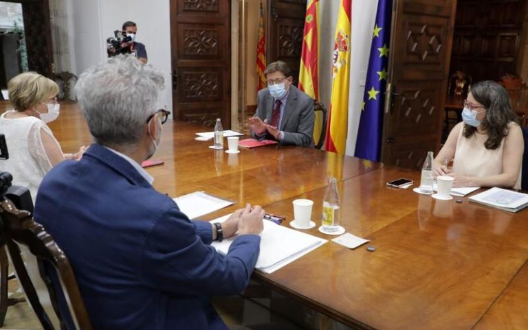 Valencia reduce a 2 meses el plazo que tendrán que esperar los contagiados para vacunarse