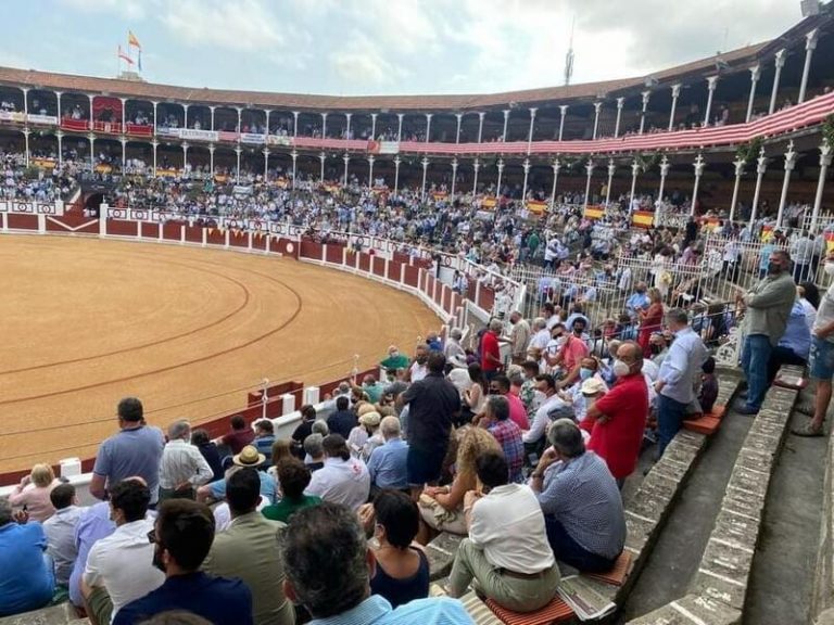 La alcaldesa de Gijón prohíbe las corridas de toros