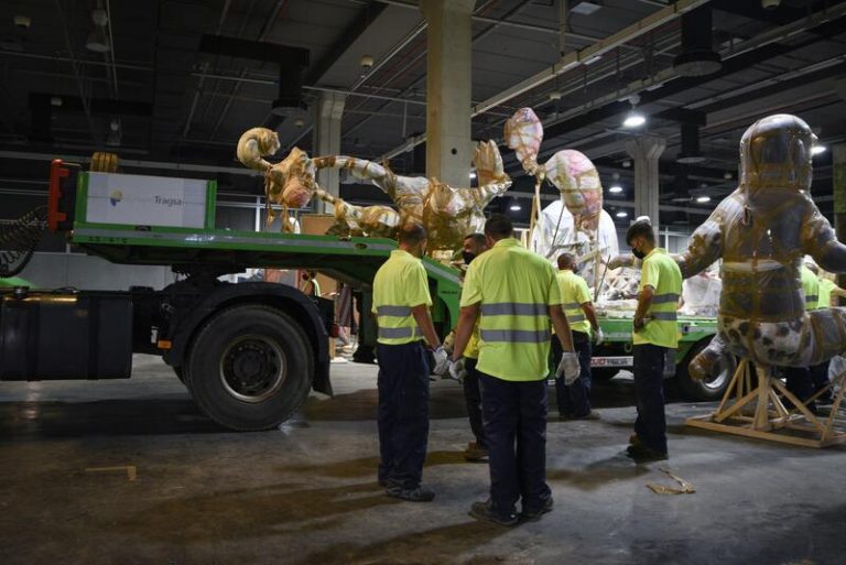 Las Fallas vuelven a las calles 523 días después a dos semanas de la ‘plantà’