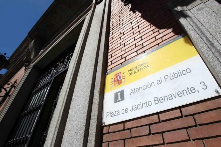 Justicia resuelve 55.440 expedientes de nacionalidad por residencia entre marzo y julio