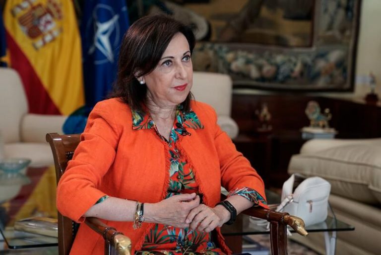 Robles: La situación es tan caótica que uno de los evacuados perdió una hija en una avalancha en el aeropuerto