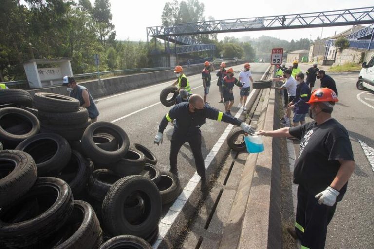 El comité de Alcoa San Cibrao elabora una propuesta para desbloquear la venta