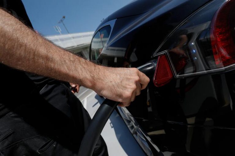 Las patronales del automóvil plantean ‘fiscalidad cero’ al vehículo eléctrico
