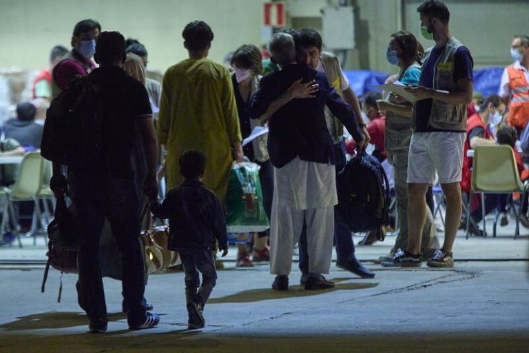 Un total de 566 afganos han llegado ya a España, de los que la mitad han pedido asilo