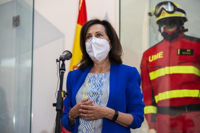 Robles, ante el plazo talibán: «Traeremos a los que podamos durante el tiempo que podamos»