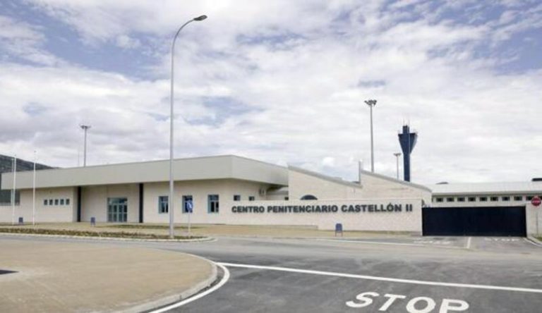 Muere un preso de la cárcel de Albocàsser tras prender fuego al colchón de su celda