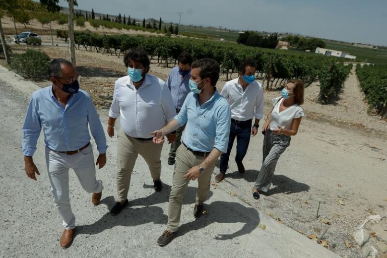 Casado afea a Sánchez que llegue «tarde» en la interlocución con EEUU