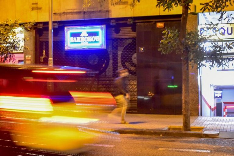 Hosteleros catalanes recurren ante el TSJC la prórroga de las restricciones a restauración