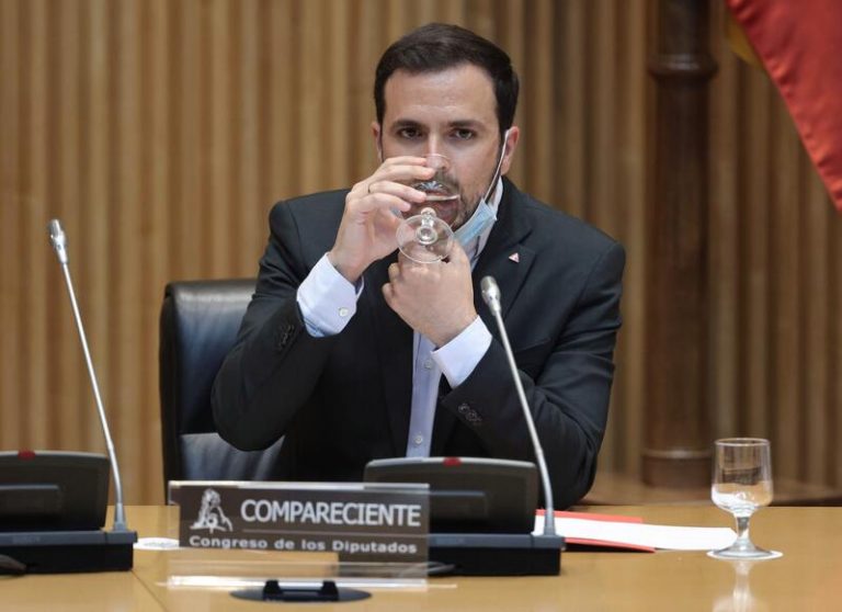 El PP pide a Garzón explicaciones por su papel para contener la subida del precio de la luz