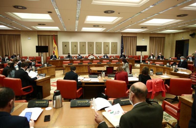 La Diputación Permanente del Congreso decide mañana si comparecen Sánchez y diez ministros