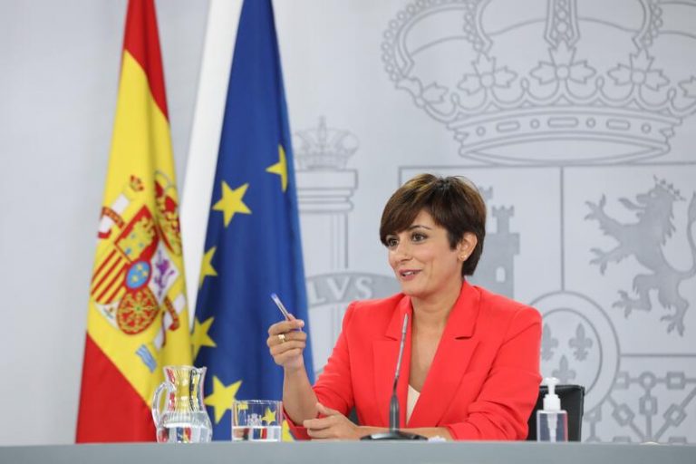 El Gobierno ofrece la comparecencia en el Congreso de Ribera, Albares y Darias