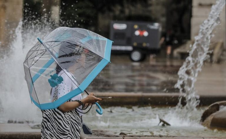 Los chubascos se mantienen en amplias zonas
