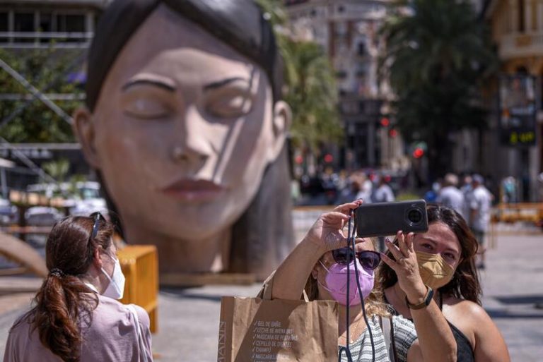 La plaza del Ayuntamiento de Valencia se cerrará en la ‘cremà’