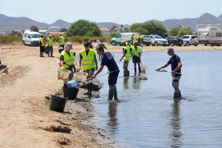 López de Uralde ve «imprescindible» crear una franja de protección ecológica en el Mar Menor