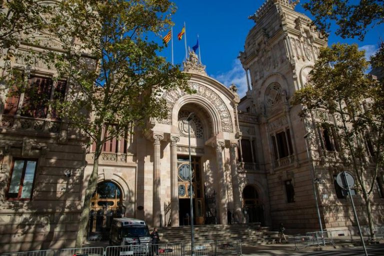 El TSJC avala limitar las reuniones a 10 y un 70% de aforo máximo en ceremonias