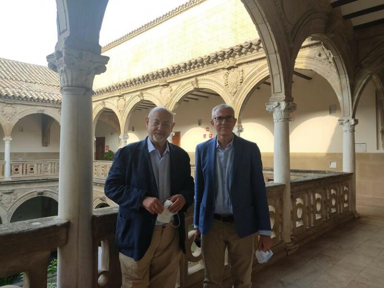 Juan Eslava sobre el mercado editorial: «Si no tienes nombre no te publican»