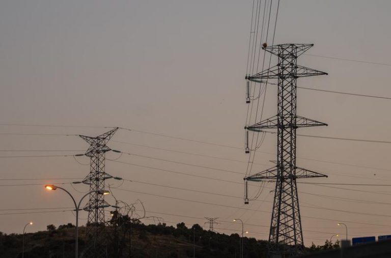 UGT insta al Gobierno a tomar medidas frente a la subida del precio de la energía
