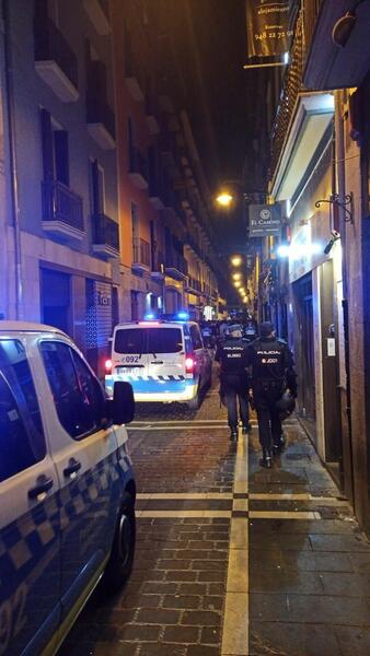 11 detenidos y ocho policías heridos en incidentes en el casco antiguo de Pamplona