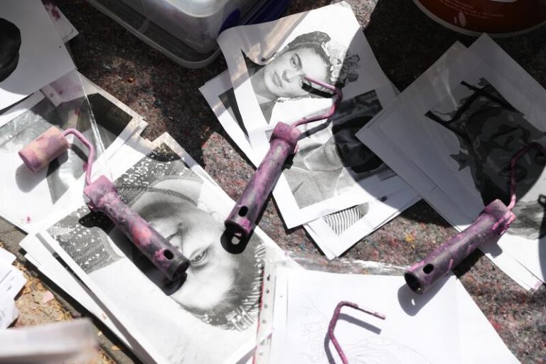 UP tacha de «talibanes españoles» a vándalos del mural feminista de Ciudad Lineal