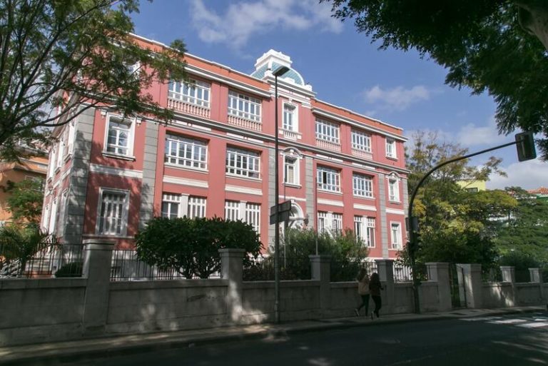 Canarias notifica otras cinco muertes y 211 nuevos positivos en el último día