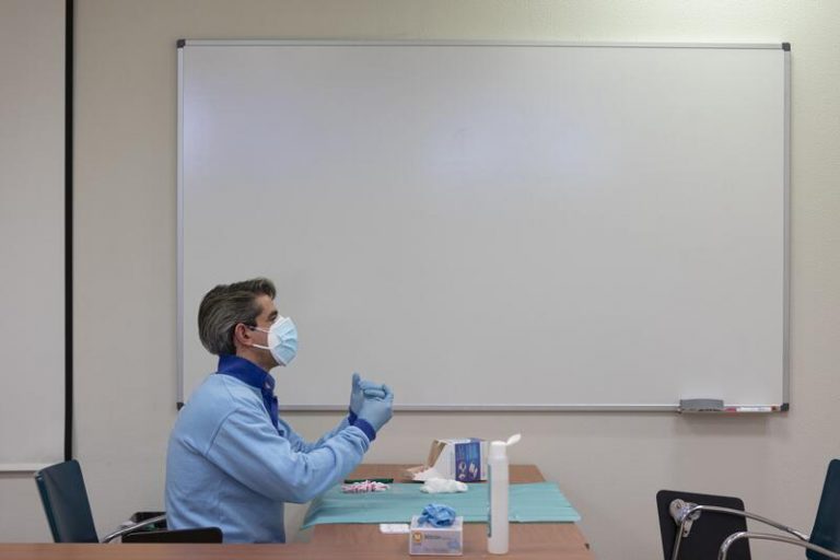 Andalucía registra 1.514 positivos, 19 fallecidos y su tasa continúa bajando hasta 254,5