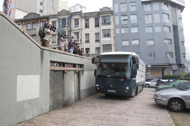 Trasladados a dos prisiones de Lugo tres de los seis detenidos por el crimen de Samuel Luiz