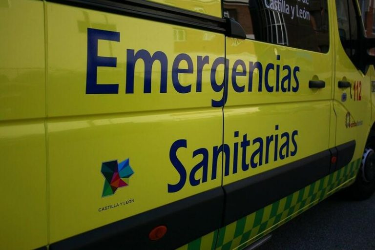 Evacuada a un hospital una mujer de 69 años herida por arma blanca en Villarrín de Campos