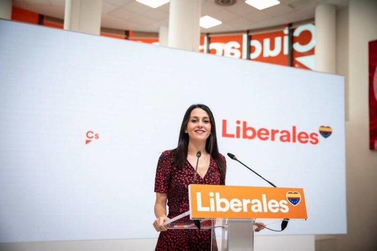 Arrimadas acusa a Sánchez de seguir escondido detrás de ministros sobre Afganistán
