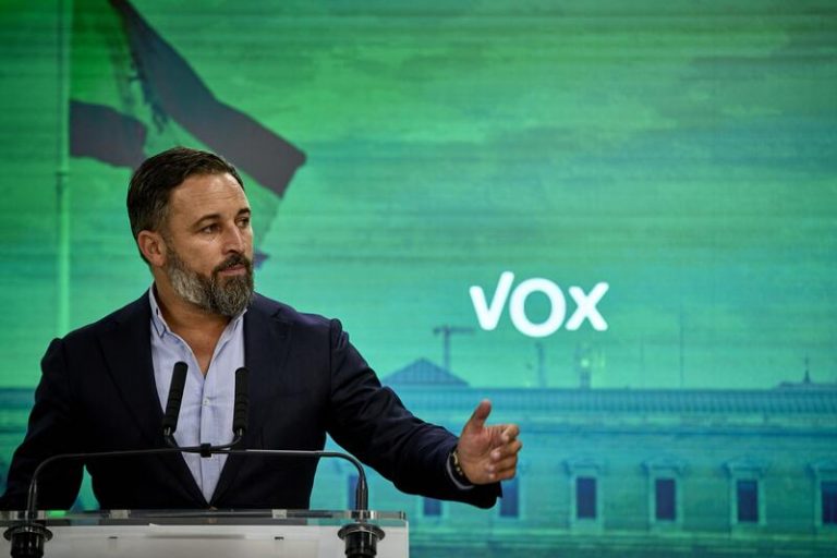 Abascal avisa del «suicidio» de Europa con una acogida masiva de inmigración