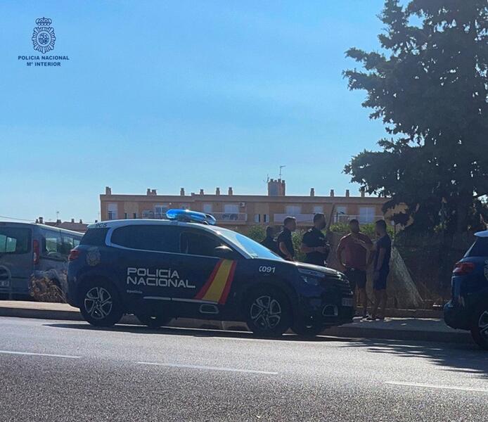 Un policía alumno evita que una mujer se tire por un puente en Mallorca