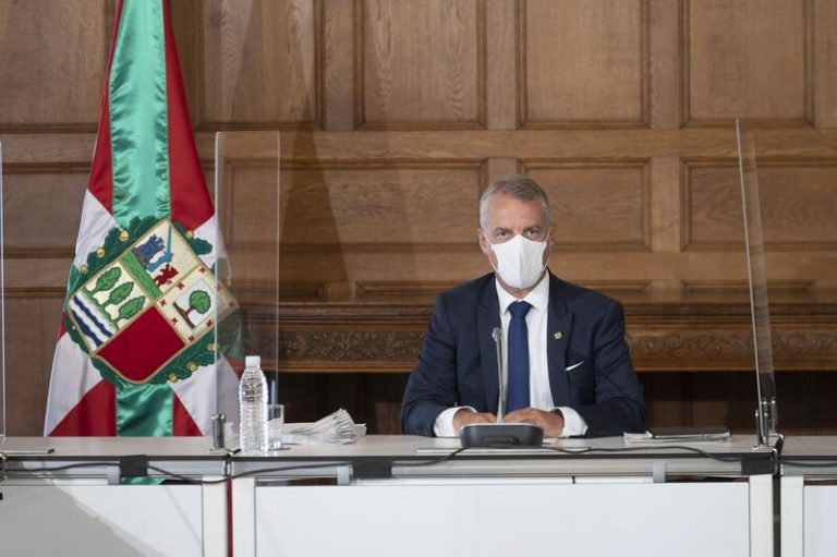 Urkullu reprocha a Otegi que intente «justificar solapadamente» la violencia tras los botellones