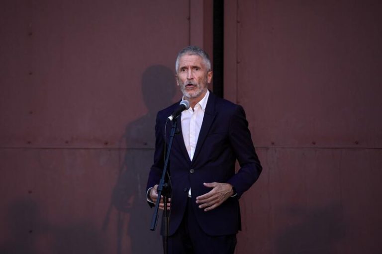 Marlaska pide esperar al fallo de tribunales ante las «interpretaciones complementarias» sobre el retorno de menores