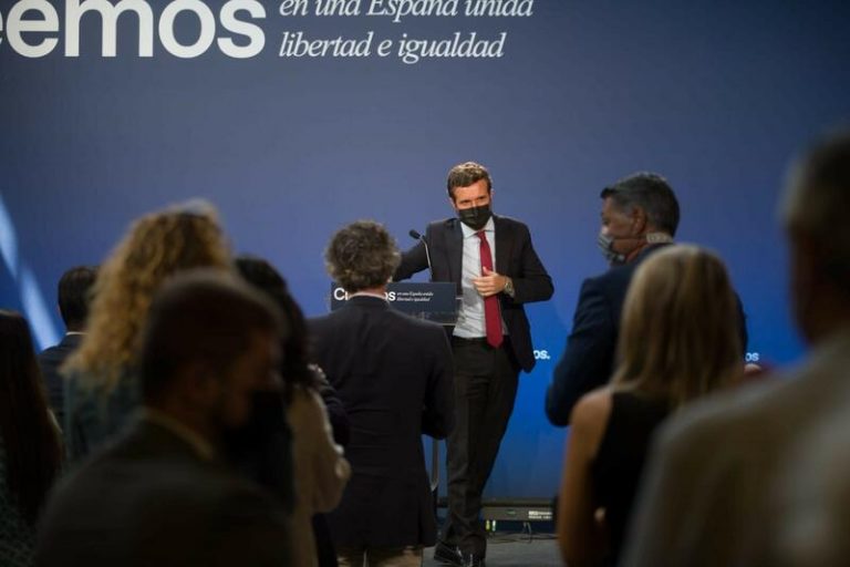 Casado se compromete a aprobar el delito de referéndum ilegal si es presidente