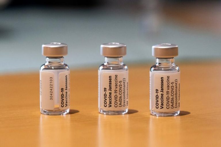 Solo se han enviado 99 millones de dosis de vacunas a través de COVAX