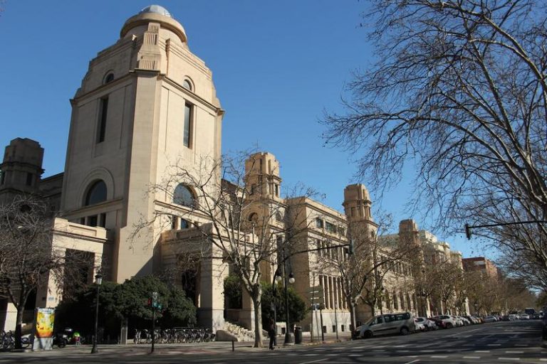 La Universitat de València abre la convocatoria de sus 25 Premios Universidad-Sociedad