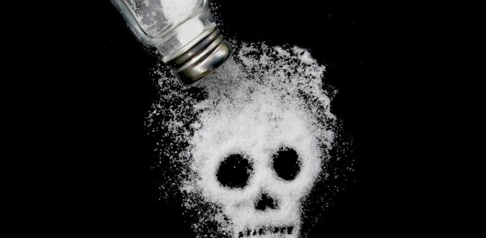¿Cuáles son las consecuencias de un consumo de sal de forma excesiva?