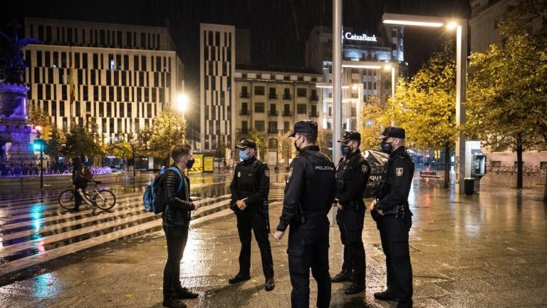 Aragón dice que el toque de queda se mantendrá al menos unos días