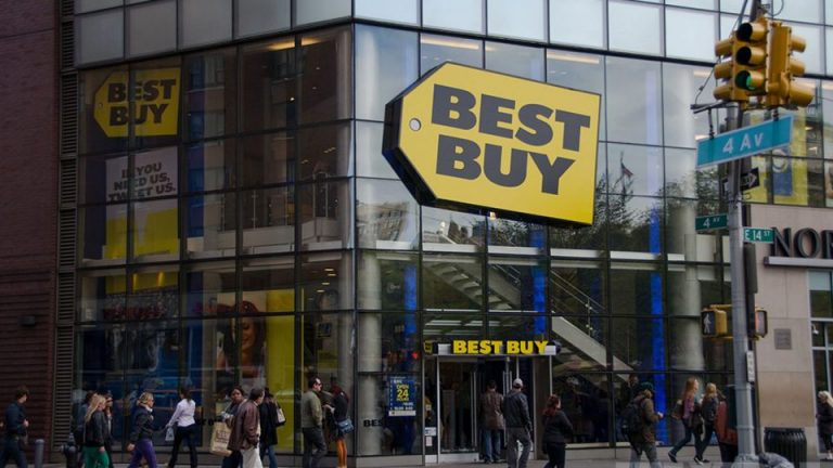 Best Buy logra un beneficio récord de 625 millones en su segundo trimestre fiscal
