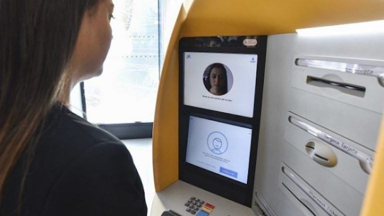CaixaBank despliega su nueva plataforma tecnológica en 100 cajeros de Madrid