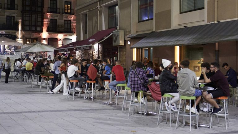 Cantabria insiste en que sigue vigente el ‘pasaporte Covid’ para entrar en hostelería