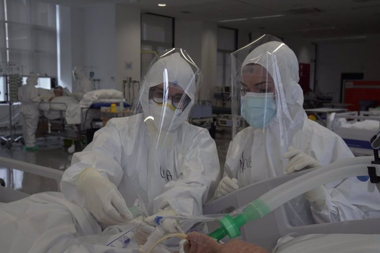 Se disparan los nuevos contagios en Cantabria y crecen los hospitalizados y en UCI