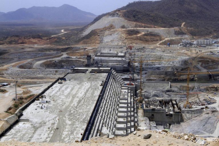 Egipto importará más agua de la que obtiene del Nilo en diez años